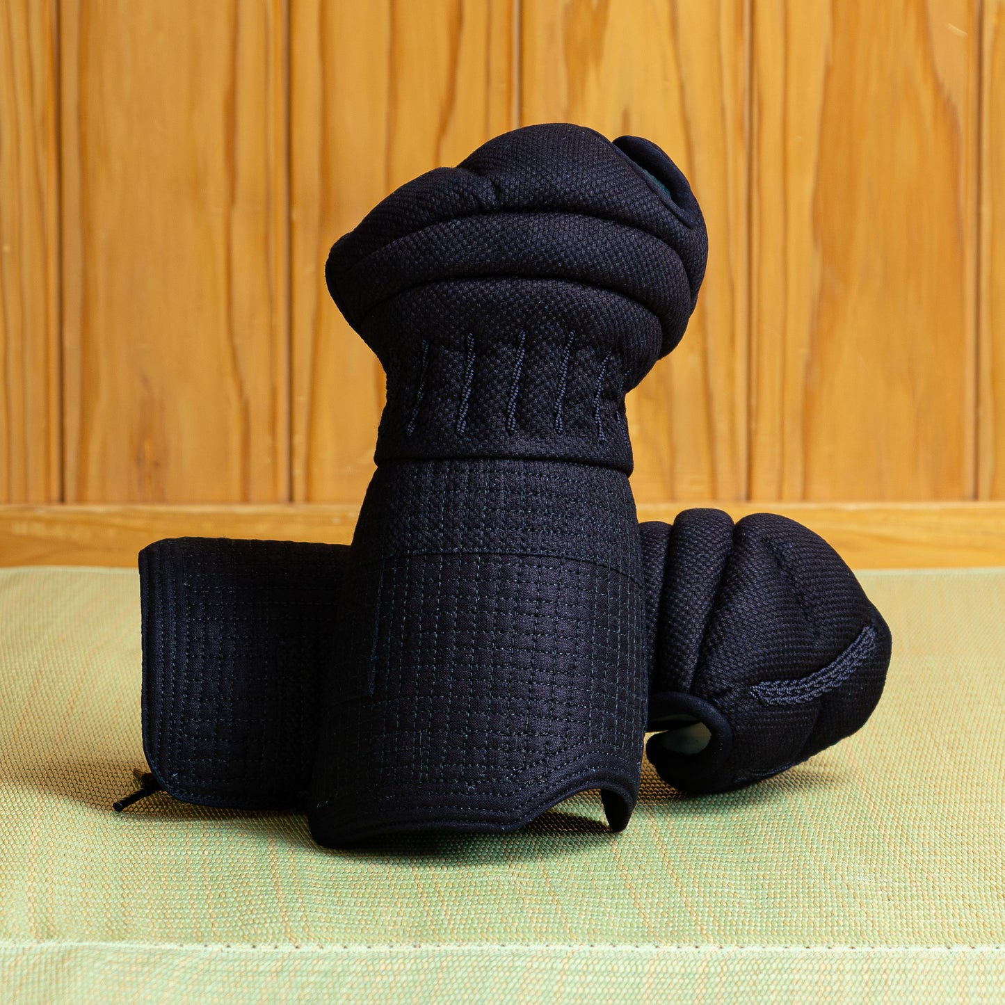 OUTLET - 3 Peace AKA∞ MUGEN - BOGU SET - MEN, KOTE TARE - AM-1
