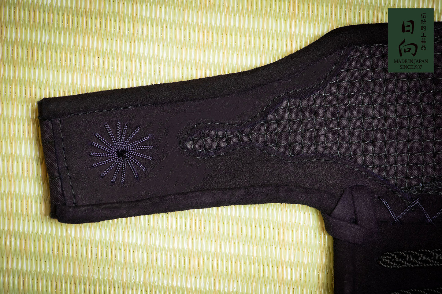 HIMUKA BLACK - TARE